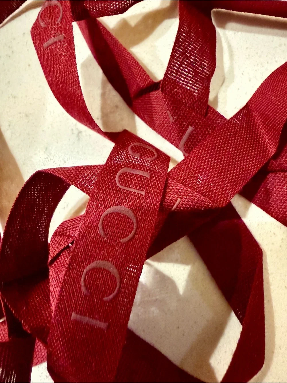 GUCCI Shopping Bag, Box & Ribbon. White Logo. Matte Box / High Shine Bag